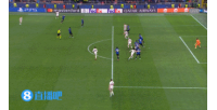 华体会入口-险些补时绝平！穆勒近距离头球，索默将球扑住