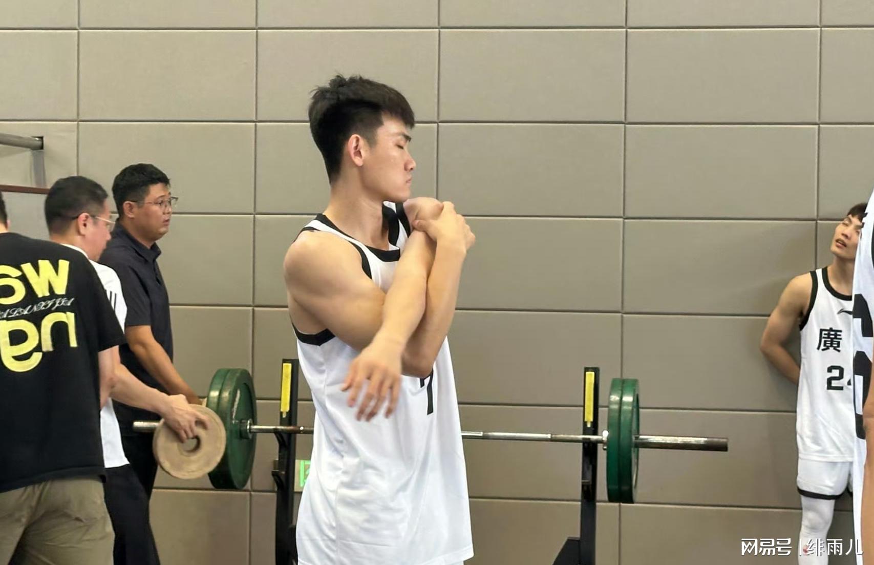 华体会网页版-终于来了！广东队齐聚男篮四大内线，赵睿正式驰援杜锋！