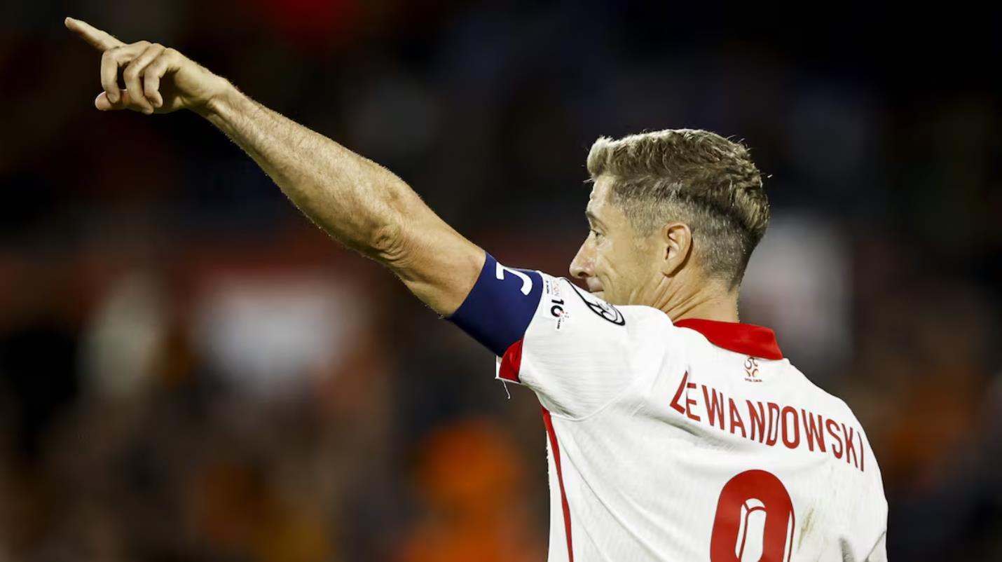 华体会网页版-西媒：莱万这赛季上场时间少且未进球，正创生涯最差开局之一