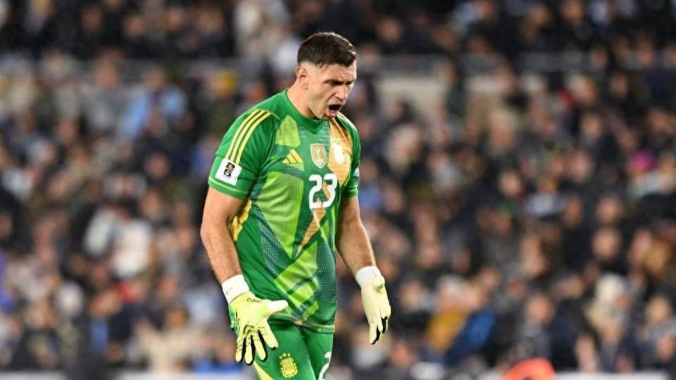 华体会入口-阿根廷国门马丁内斯亲承遭曼联拒绝，家人：一切皆为生意